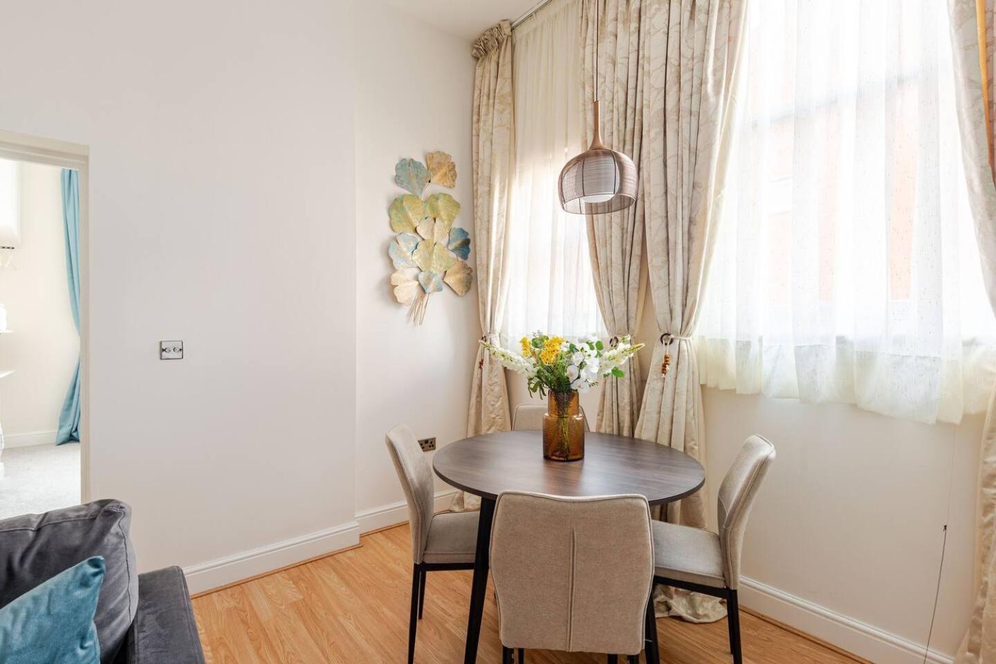 Stylish Flat In Central Location With Free Parking Свіндон Екстер'єр фото